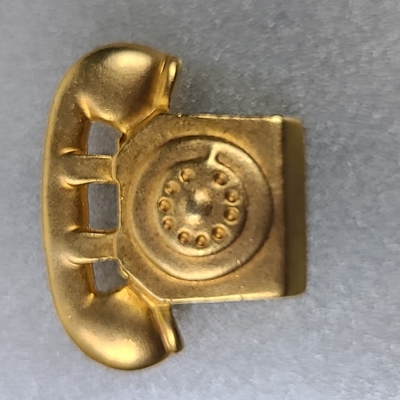 Telephone Pin Matte Gold Tone Lightweight Retro Eclectic 80s Everyday EUC Preppy - Picture 4 of 4